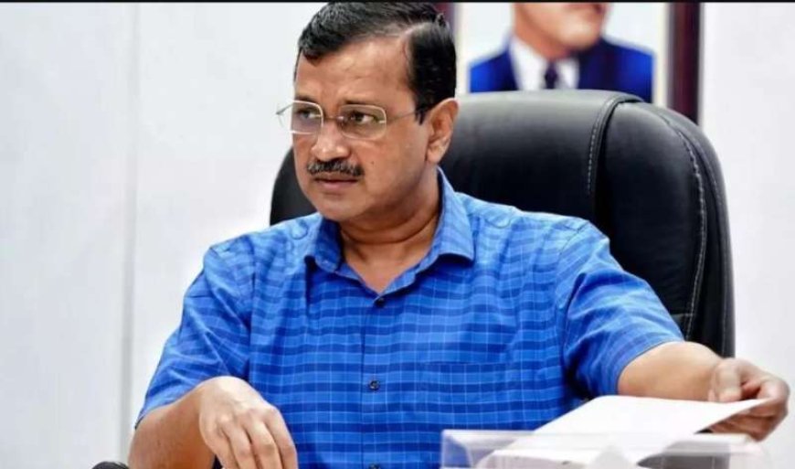 चुनाव आयोग ने केजरीवाल को यमुना के पानी में जहर वाले बयान पर  थमाया नोटिस